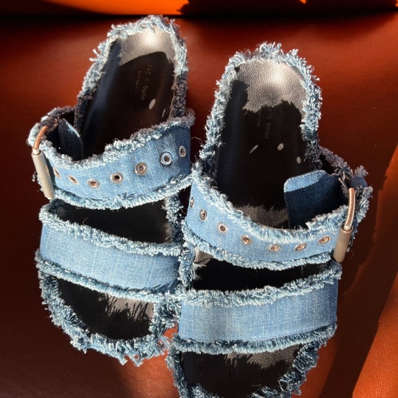 Shoes - Picture 11 of 11